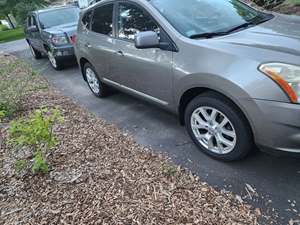 2011 Nissan Rogue with Gray Exterior