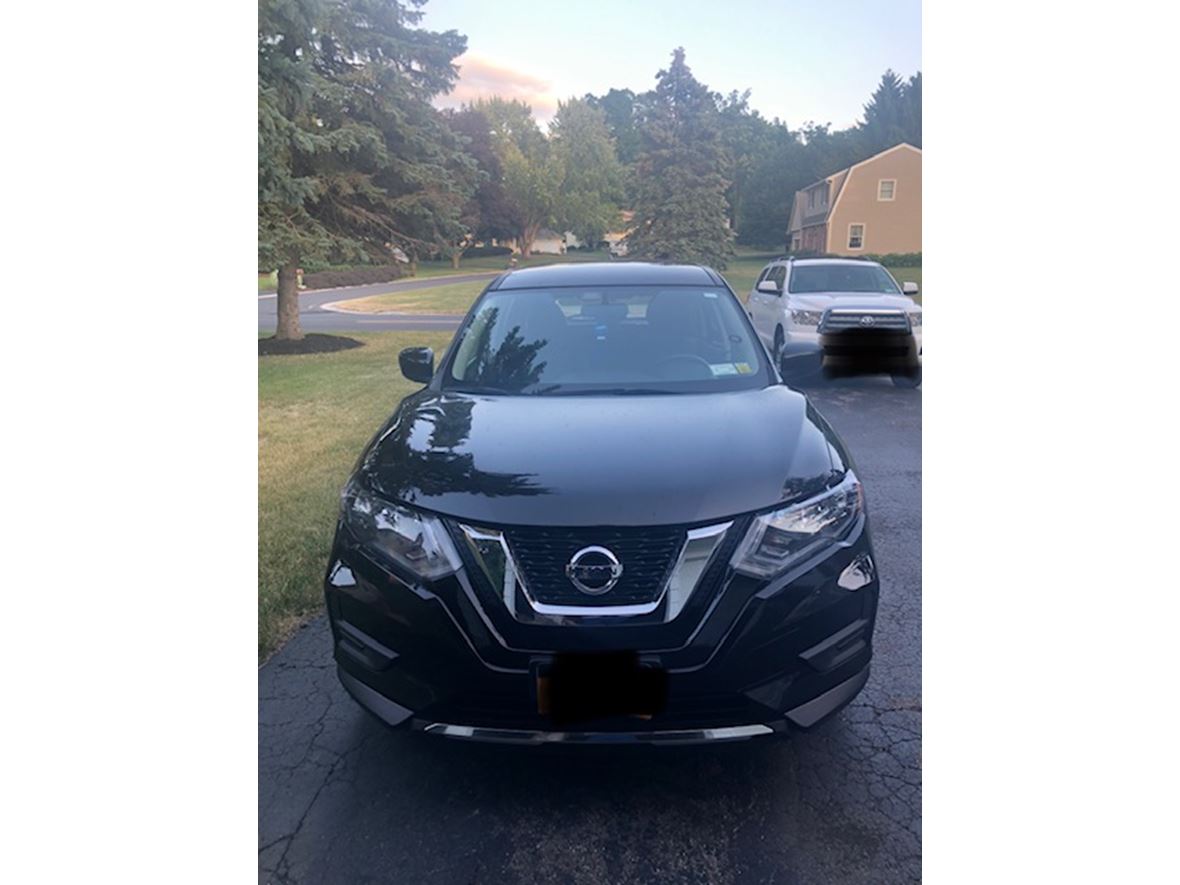 2017 Nissan Rogue for sale by owner in Pittsford