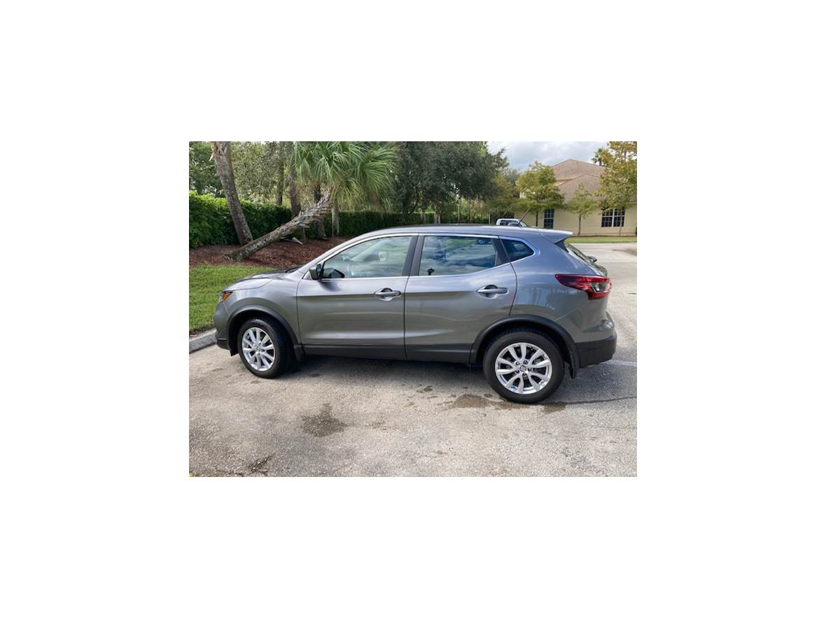 2021 Nissan Rogue for sale by owner in Vero Beach
