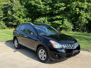 Black 2014 Nissan Rogue Select