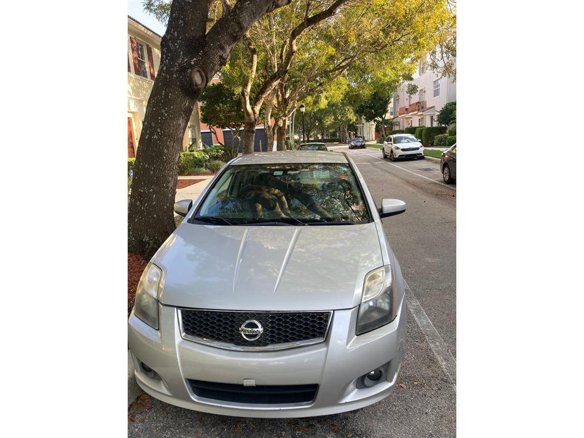 2010 Nissan Sentra for sale by owner in Hollywood