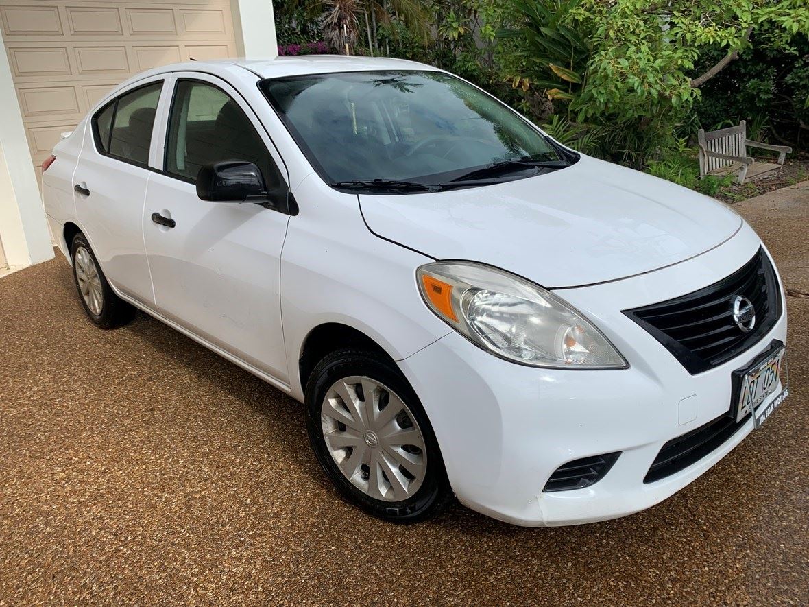 2013 Nissan Versa for sale by owner in Kihei