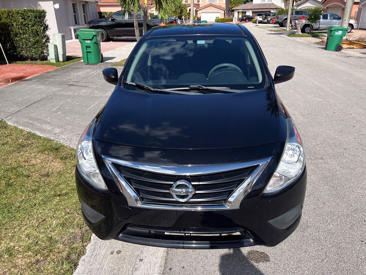 2015 Nissan Versa for sale by owner in Miami