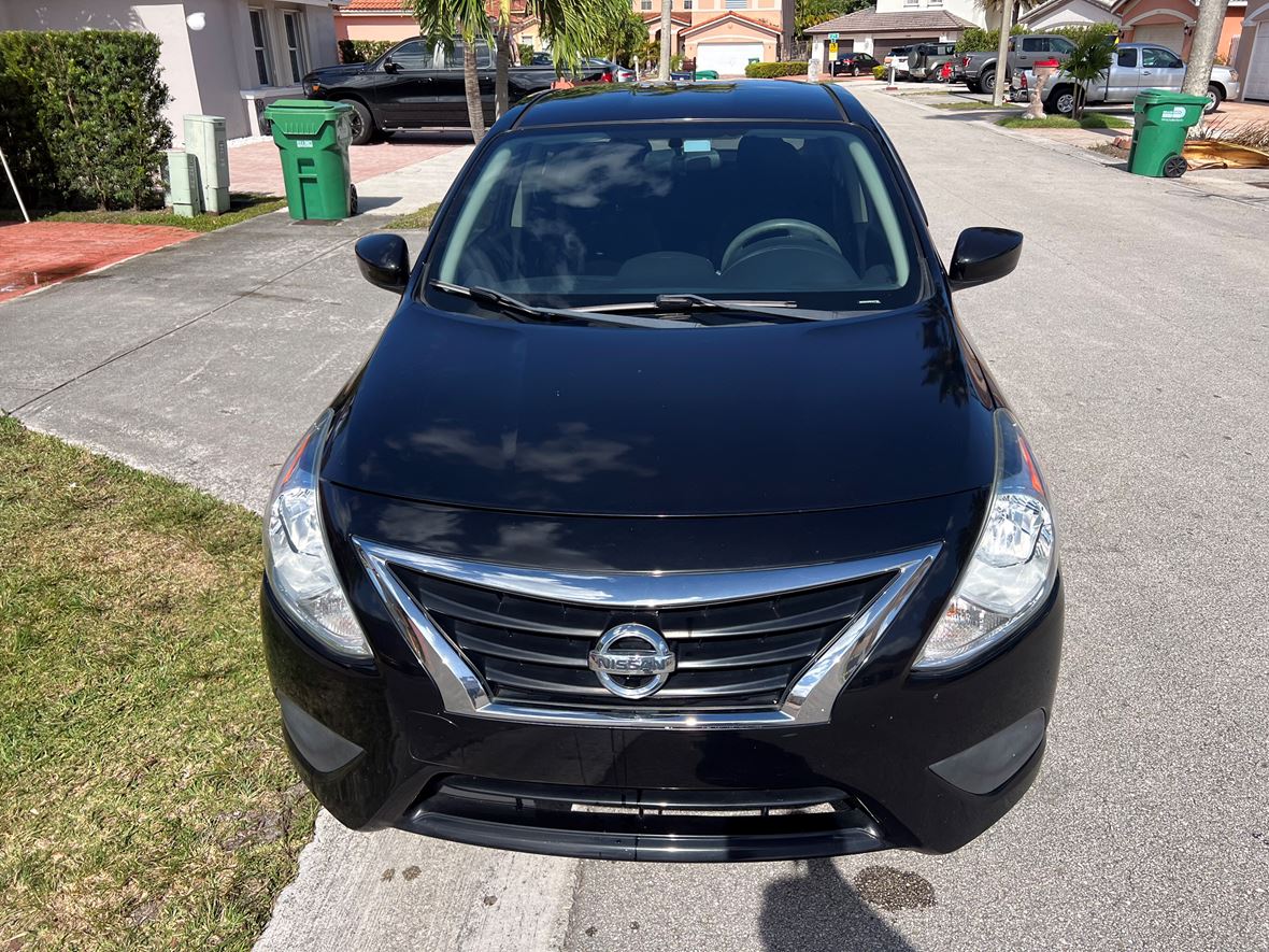 2015 Nissan Versa for sale by owner in Miami
