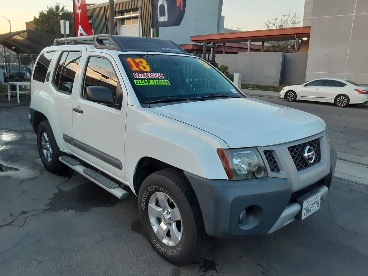2013 Nissan Xterra for sale by owner in Huntington Park