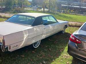 White 1972 Oldsmobile 98