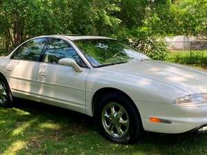 White 1996 Oldsmobile Aurora