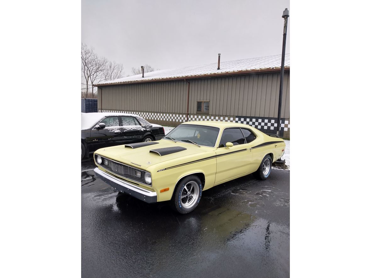 1972 Plymouth dustr for sale by owner in North Chili