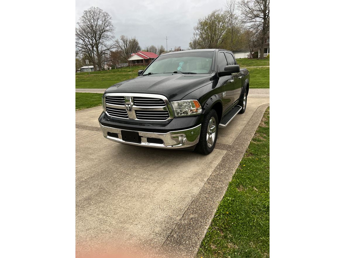 2016 RAM 1500 for sale by owner in Vincennes