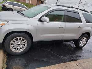 2009 Saturn Outlook with Silver Exterior