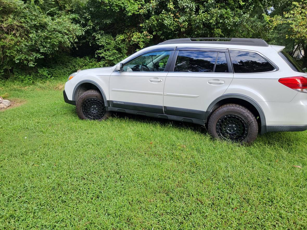 2014 Subaru Outback for sale by owner in Apex