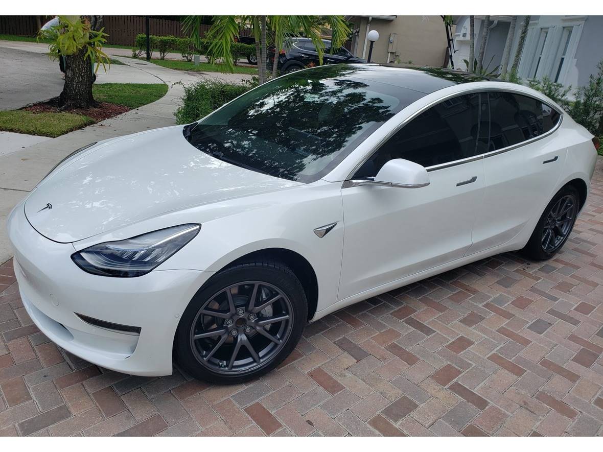 2020 Tesla Model 3 for sale by owner in Miami