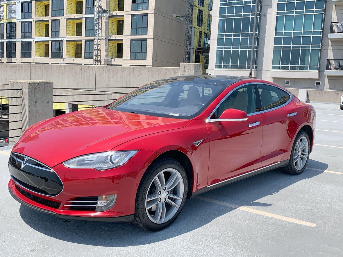2015 Tesla Model S for sale by owner in Indianapolis