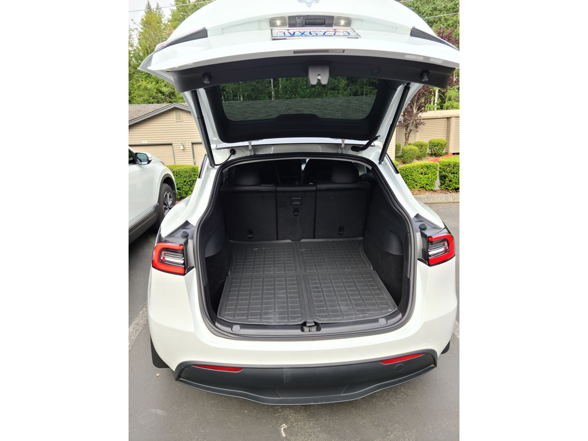 2020 Tesla Model Y for sale by owner in Issaquah