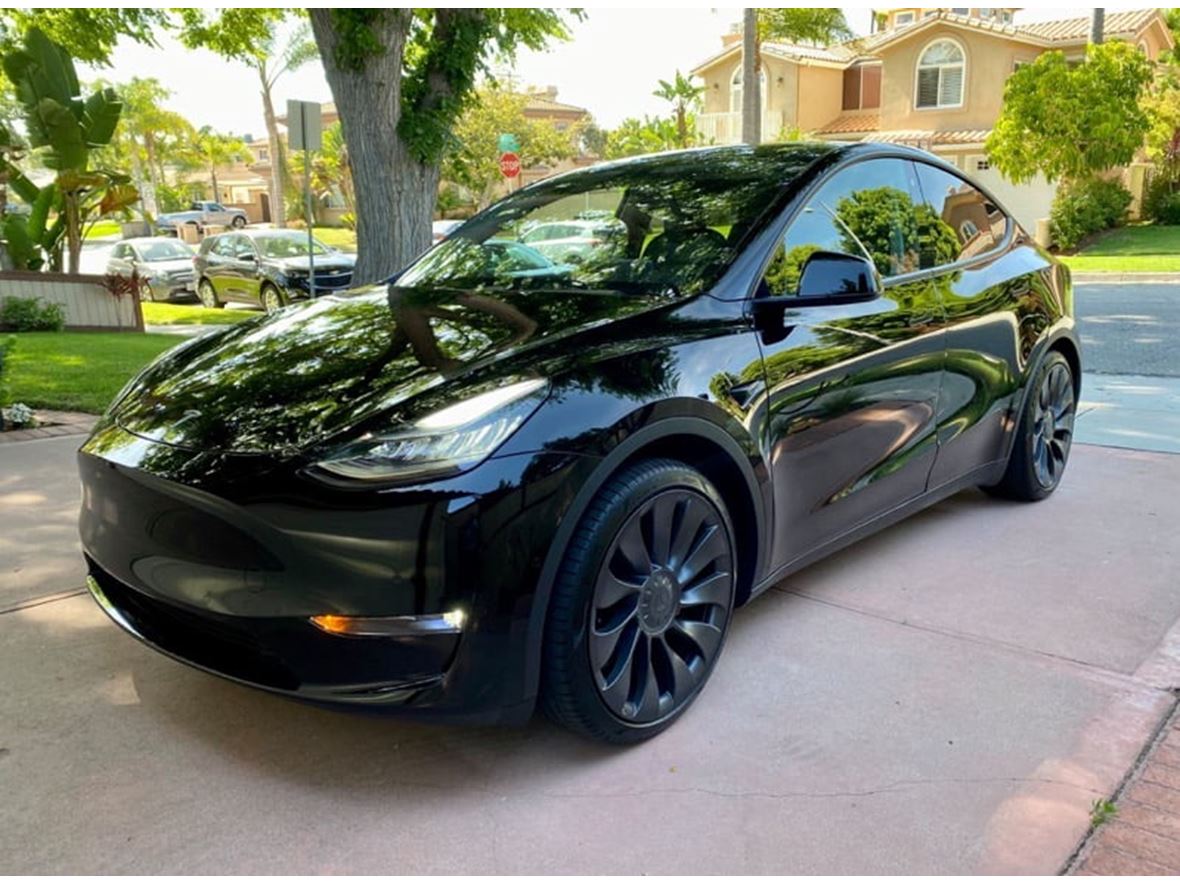 2021 Tesla model y for sale by owner in Rowland Heights
