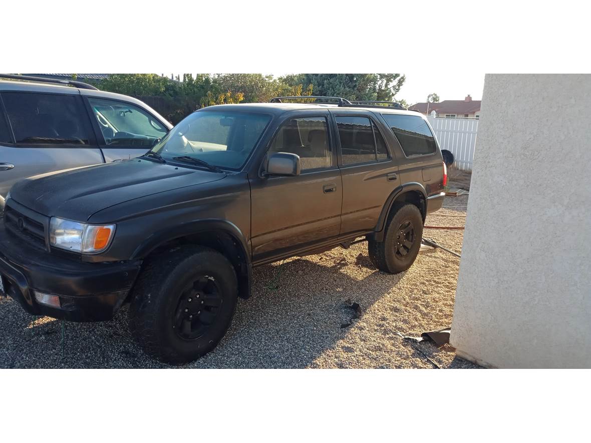 1998 Toyota 4Runner for sale by owner in Hesperia