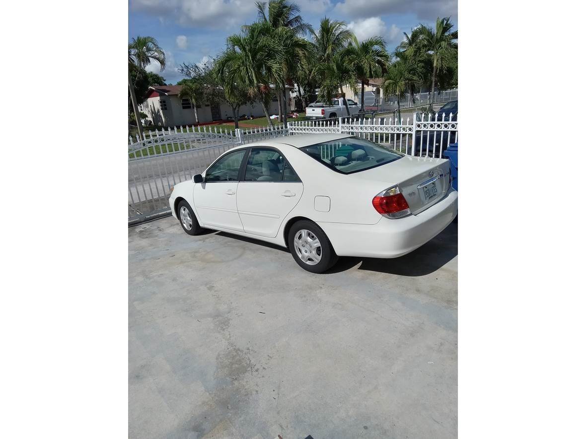 2005 Toyota Camry for sale by owner in Miami