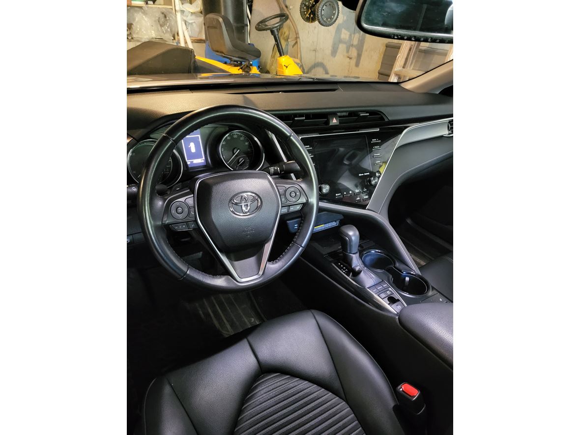 2018 Toyota Camry Hybrid for sale by owner in Michigan City