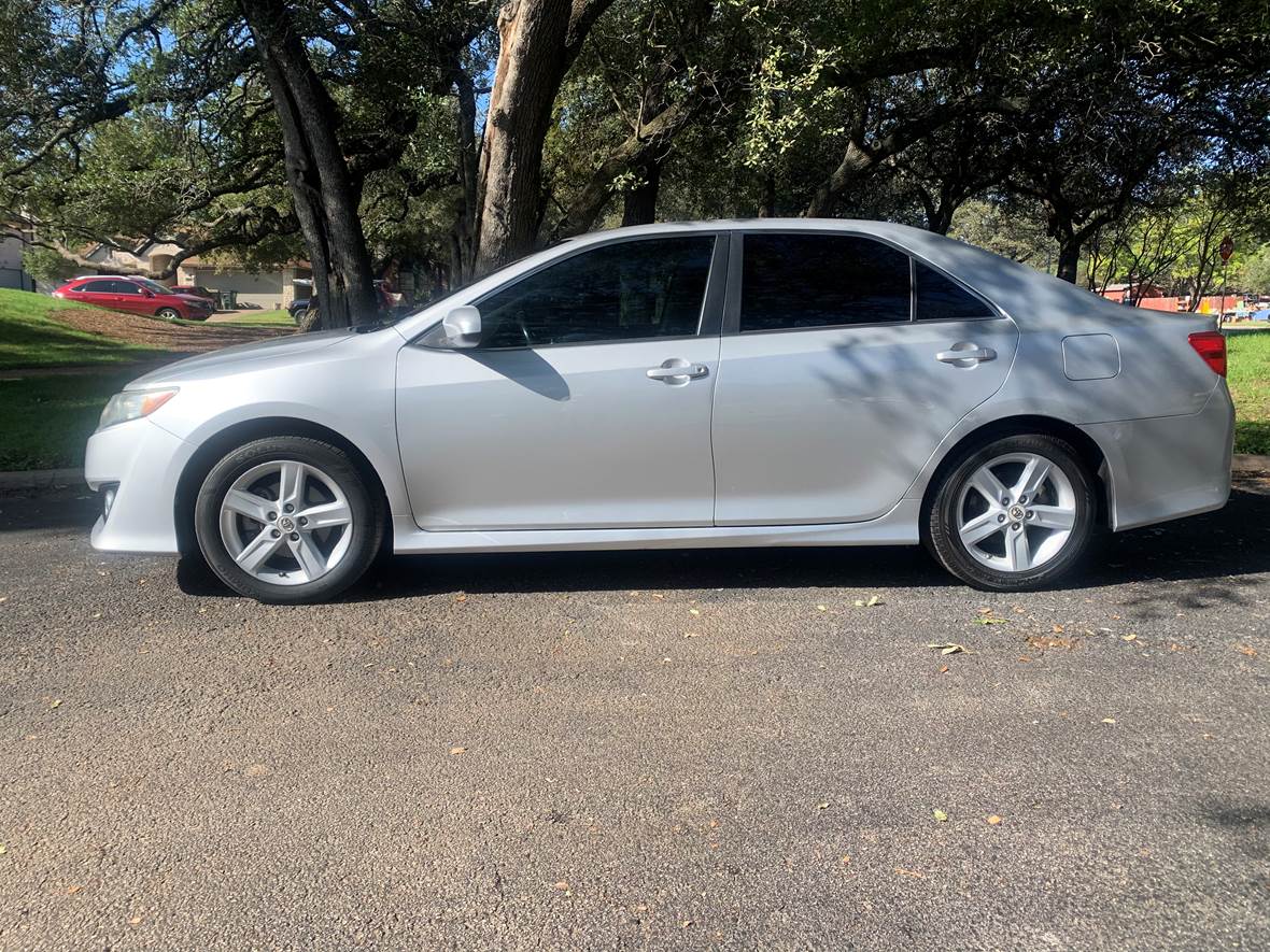 2012 Toyota Camry SE for sale by owner in Austin