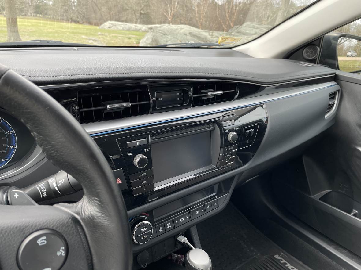 2015 Toyota Corolla s plus for sale by owner in North Kingstown