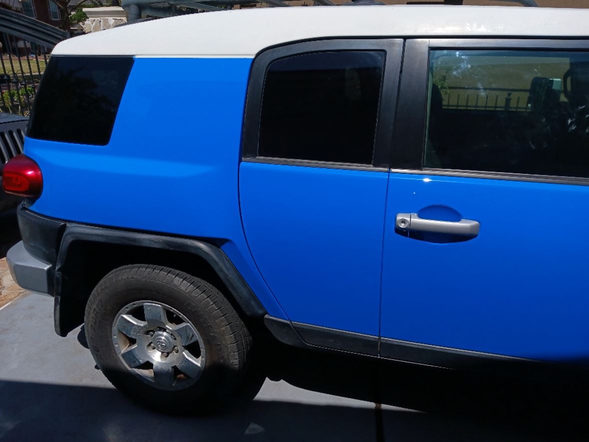 2007 Toyota Fj Cruiser for sale by owner in Sugar Land