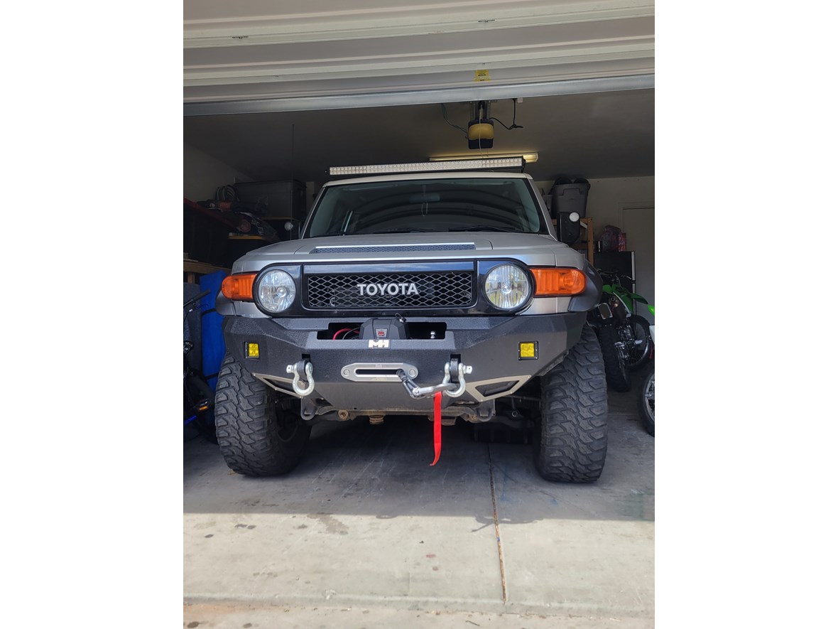2007 Toyota Fj Cruiser for sale by owner in Tucson