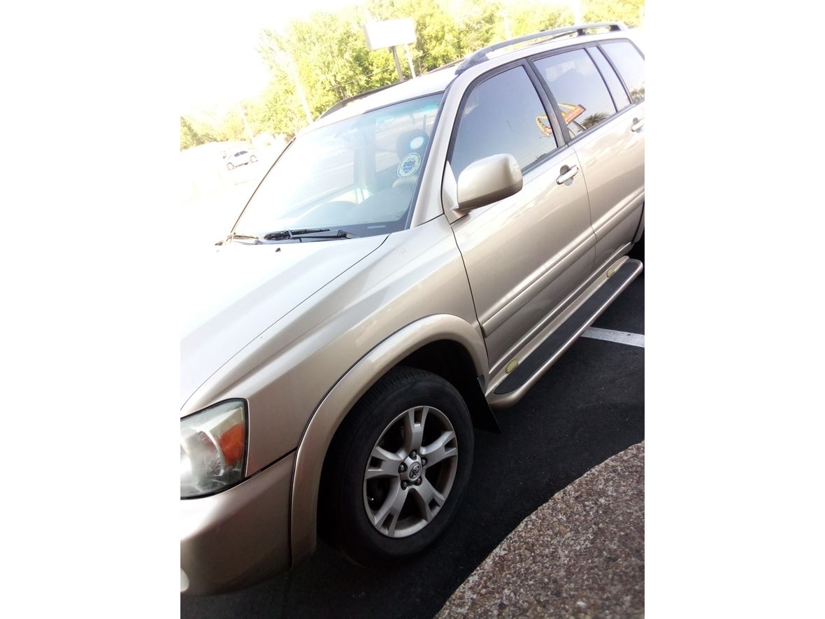 2005 Toyota Highlander for sale by owner in Jacksonville