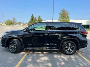 Black 2018 Toyota Highlander