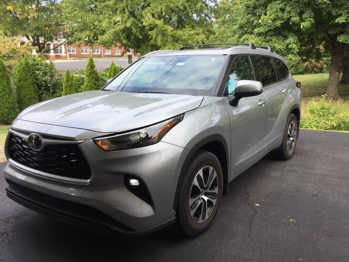 2022 Toyota Highlander for sale by owner in Louisville