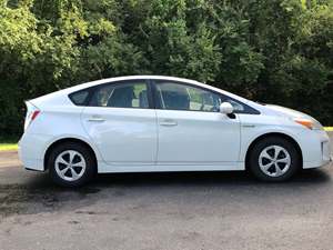 2012 Toyota Prius with White Exterior