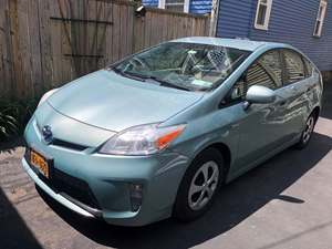 Green 2013 Toyota Prius