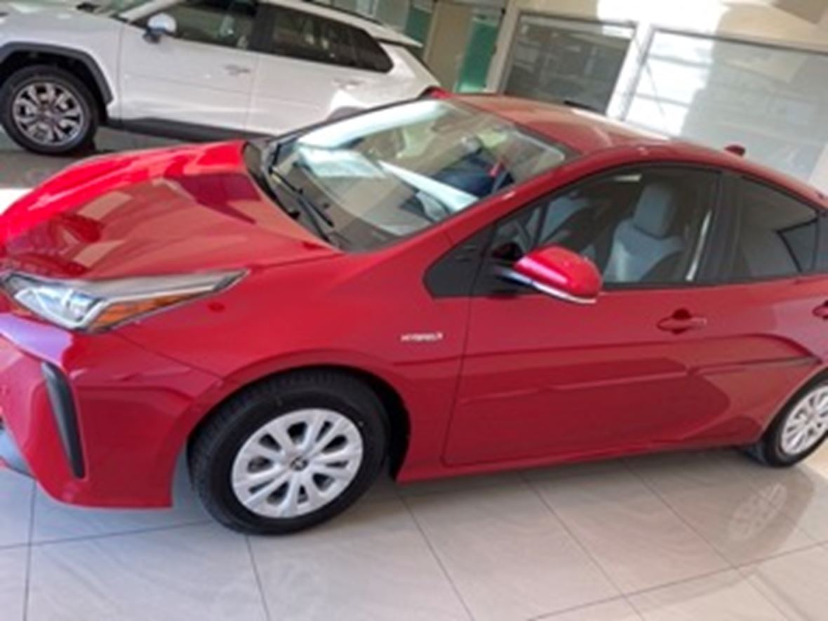 2022 Toyota Prius for sale by owner in Los Angeles