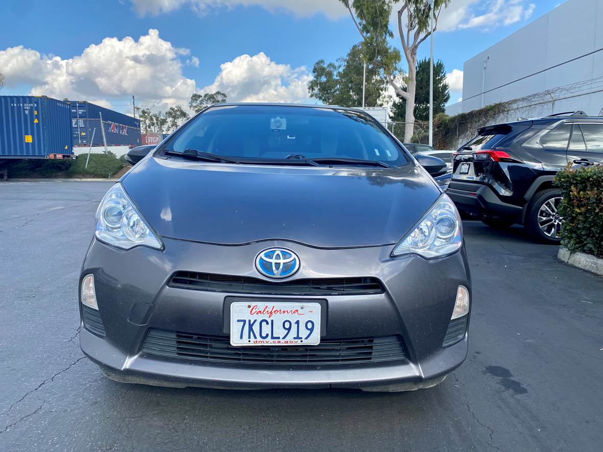2014 Toyota Prius C for sale by owner in Long Beach