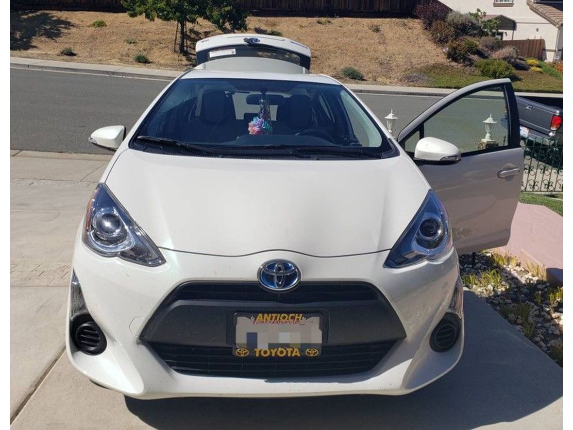 2015 Toyota Prius C for sale by owner in Antioch