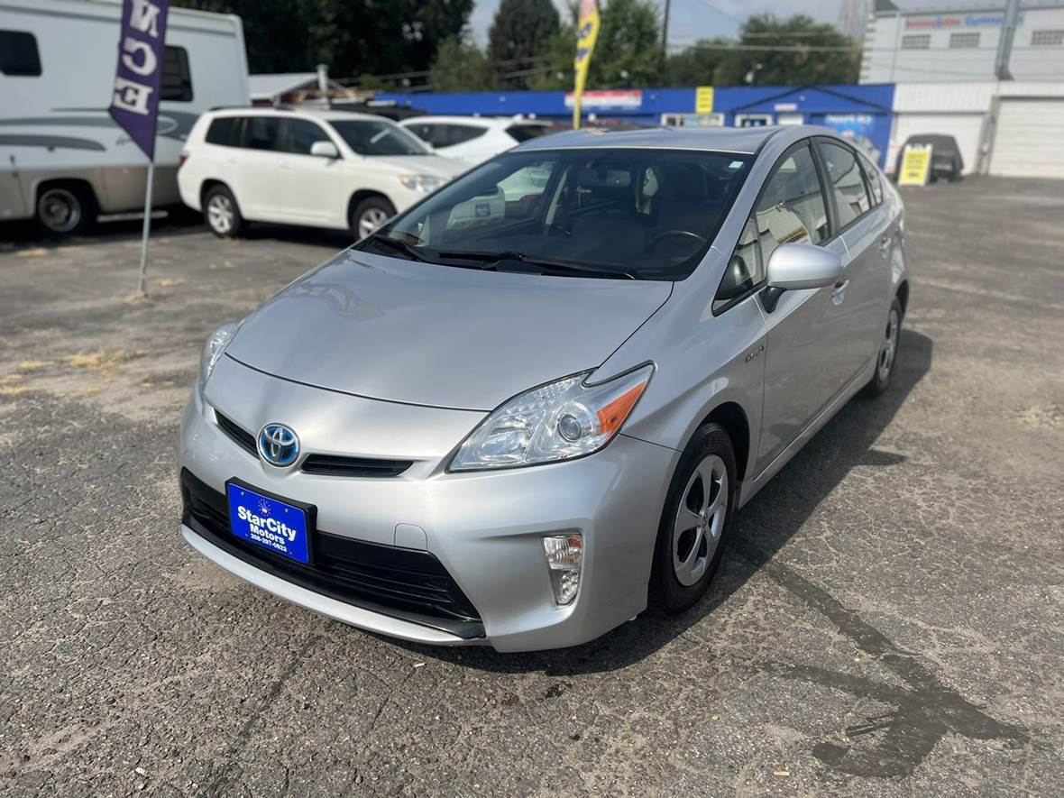 2012 Toyota Prius V for sale by owner in Garden City