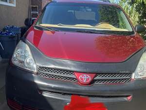 Red 2004 Toyota Sienna