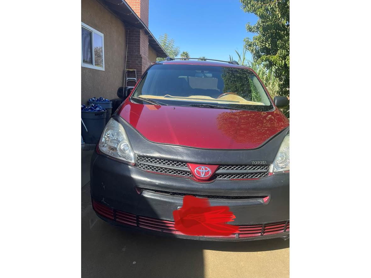 2004 Toyota Sienna for sale by owner in Porterville