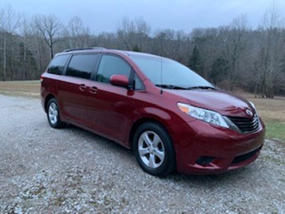 2011 Toyota Sienna for Sale by Owner in Cerulean, KY 42215