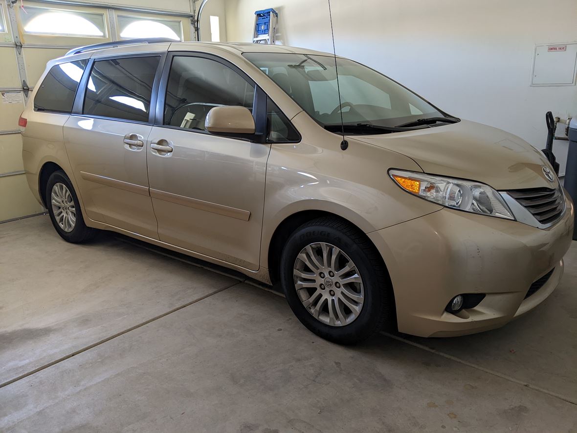 2011 Toyota Sienna for Sale by Owner in Peoria, AZ 85381