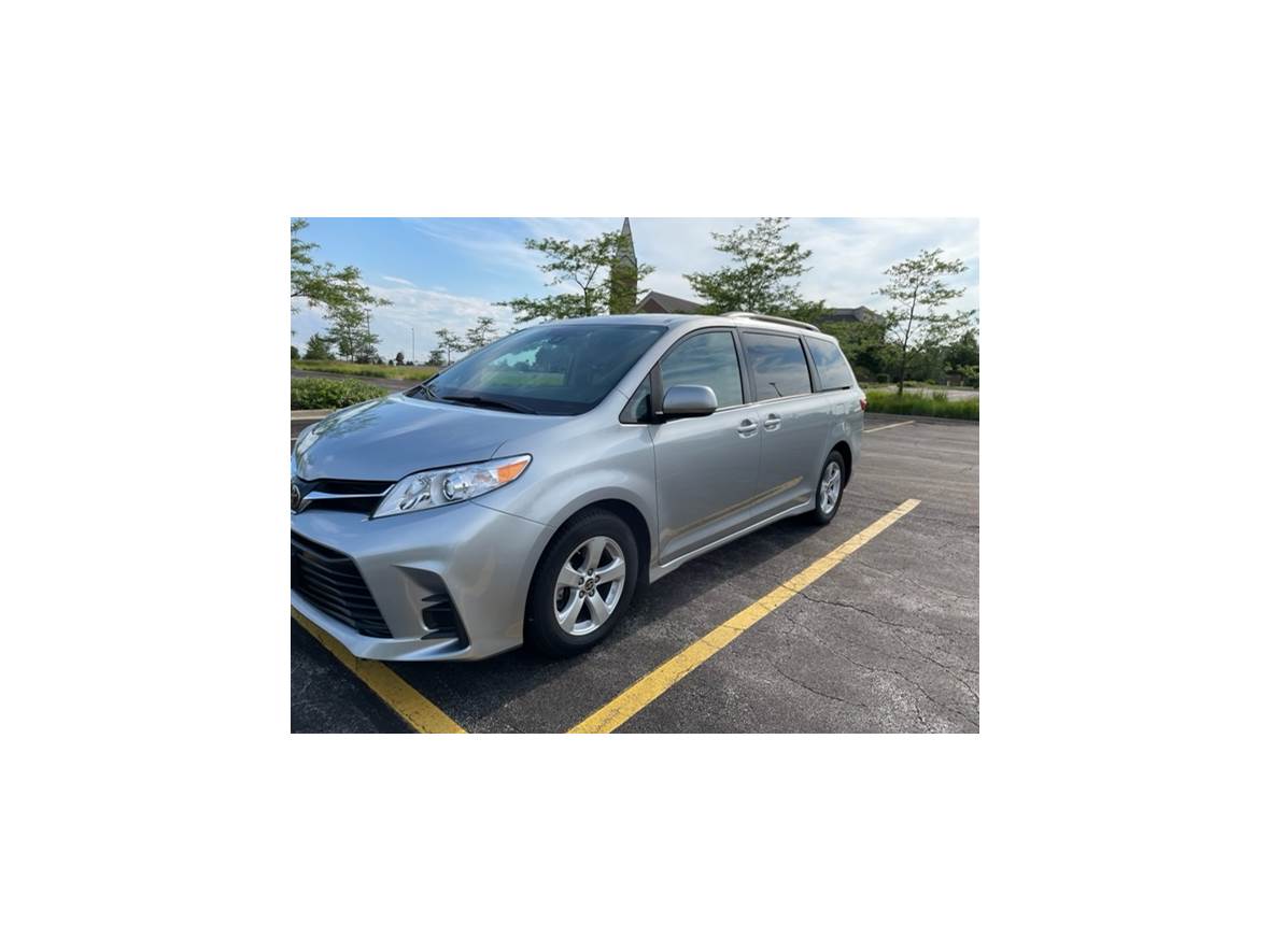 2020 Toyota Sienna for sale by owner in Carol Stream