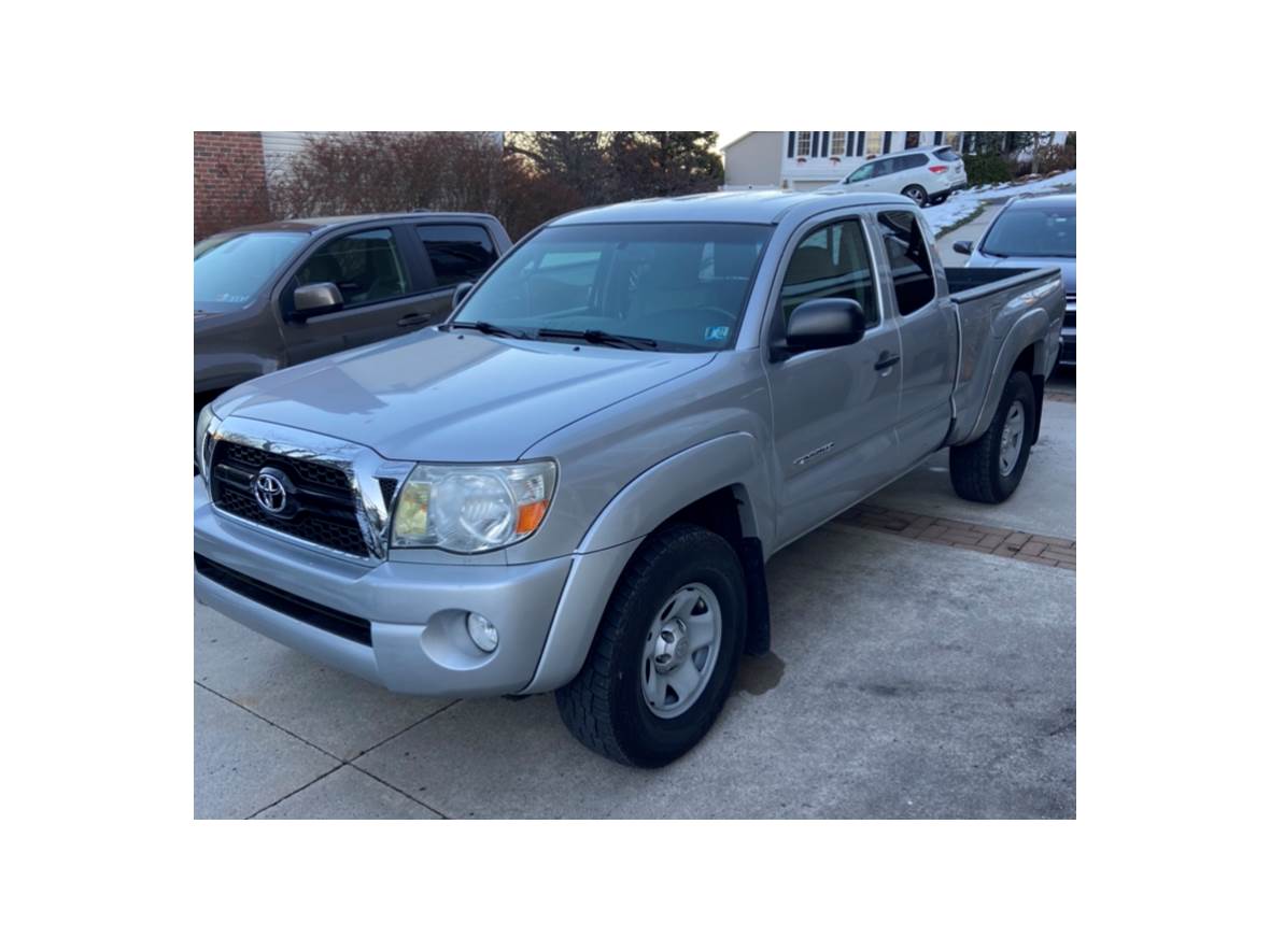 2011 Toyota Tacoma for sale by owner in Duncansville