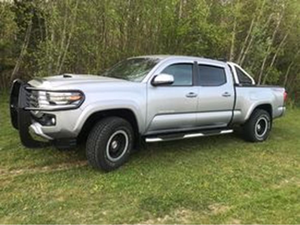 2018 Toyota Tacoma for sale by owner in New Bedford