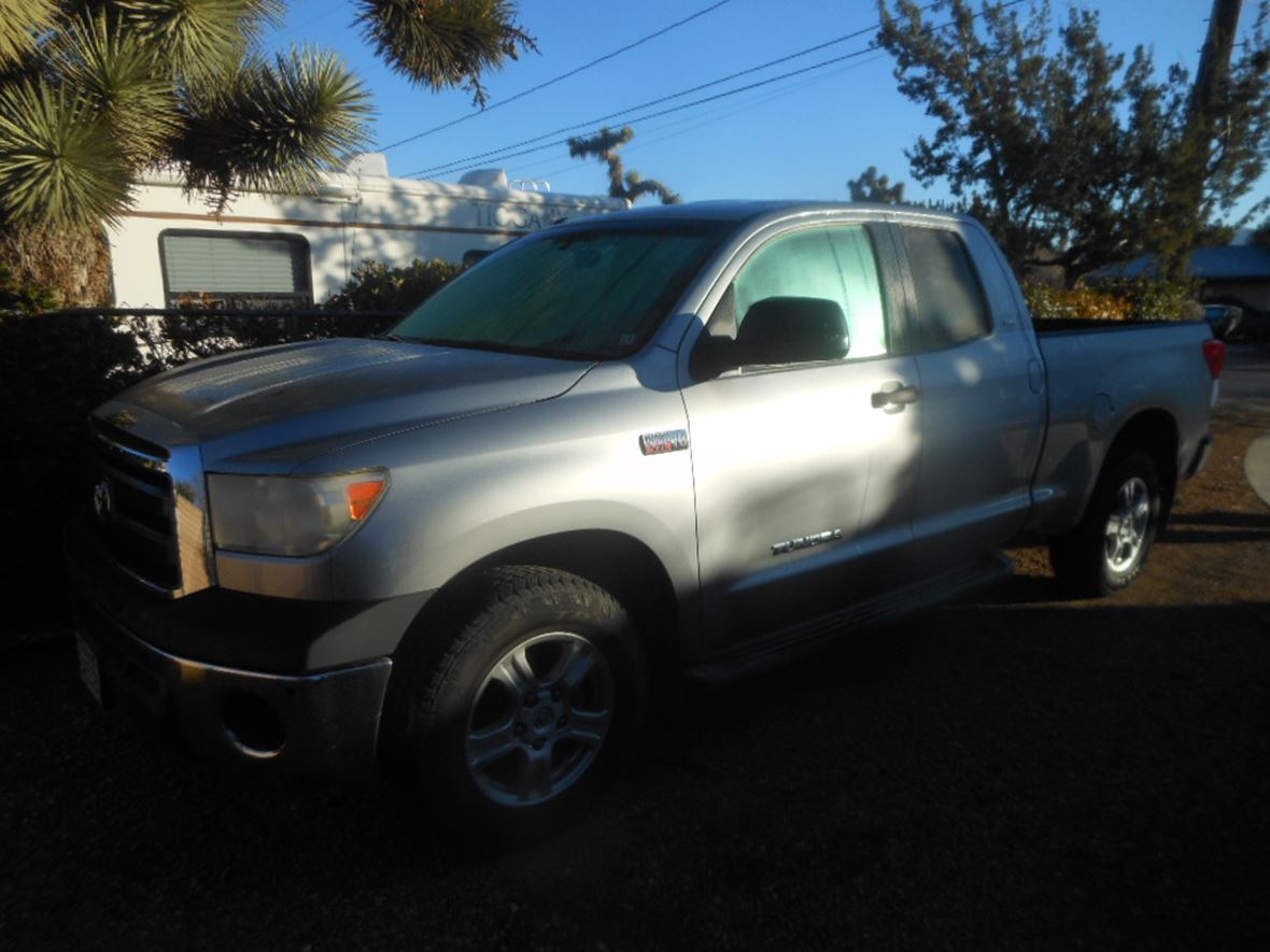 2010 Toyota Tundra for sale by owner in Hesperia