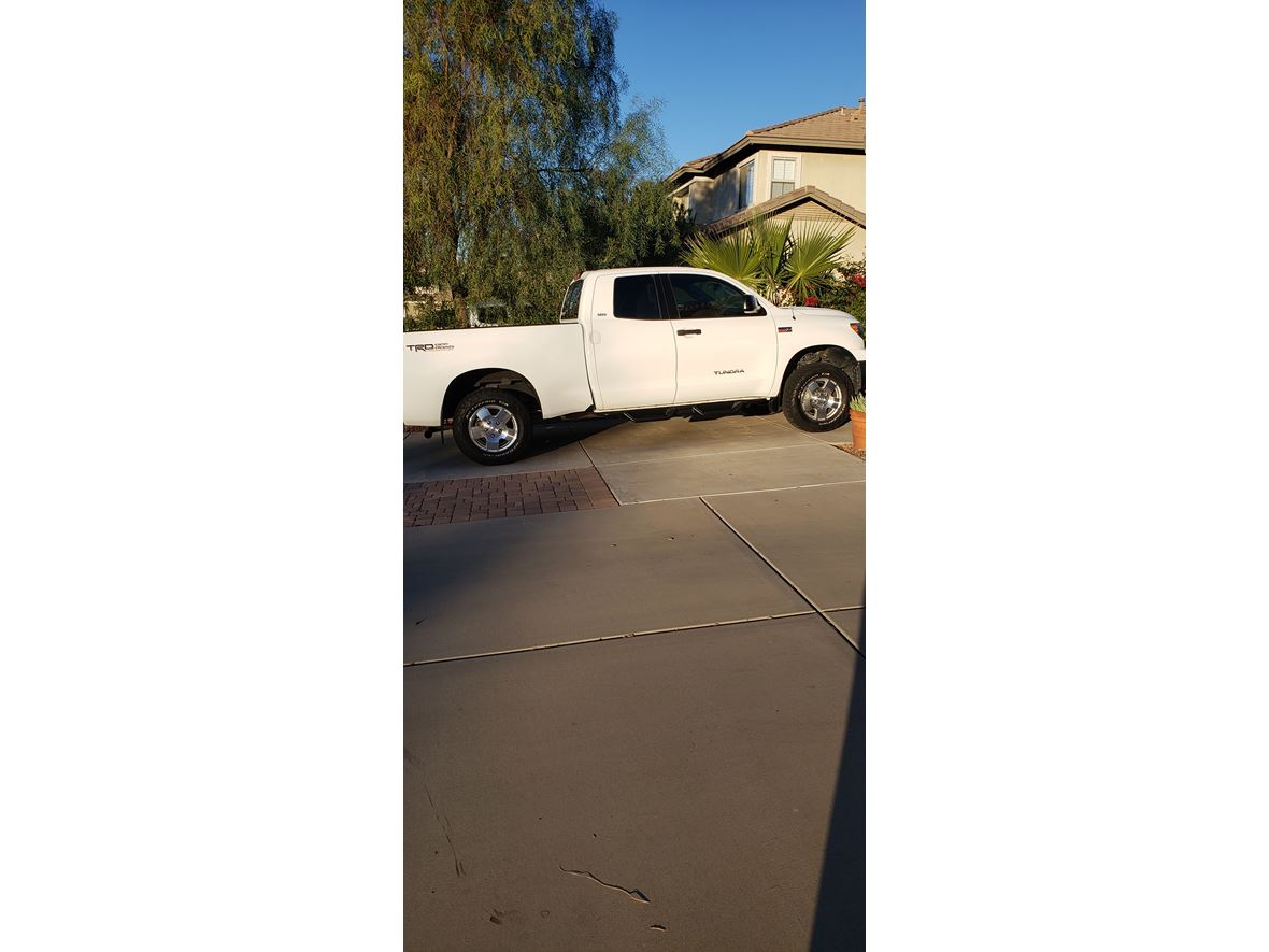 2013 Toyota Tundra for sale by owner in Glendale