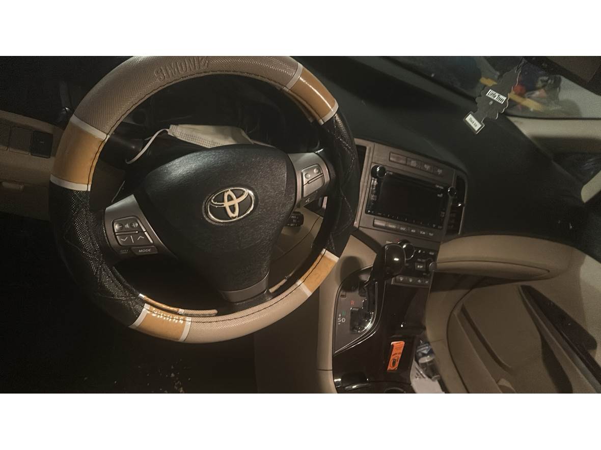 2010 Toyota Venza for sale by owner in Iowa City