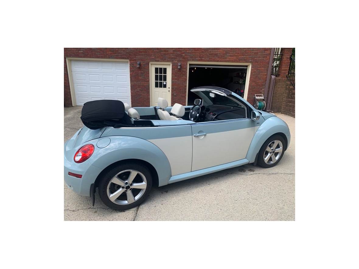 2010 Volkswagen Beetle Convertible for sale by owner in Alexander City