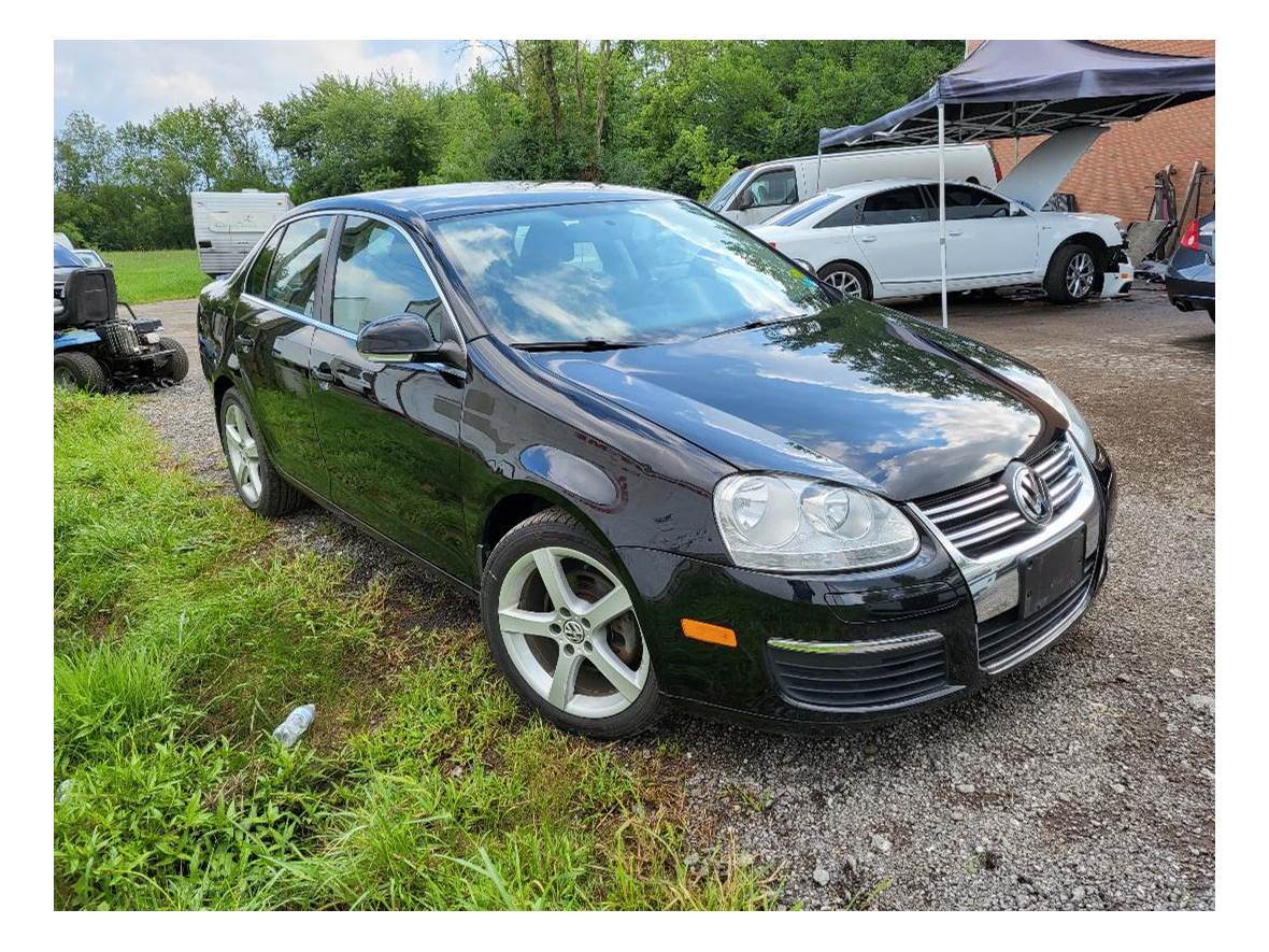 2010 Volkswagen Jetta for sale by owner in Indianapolis