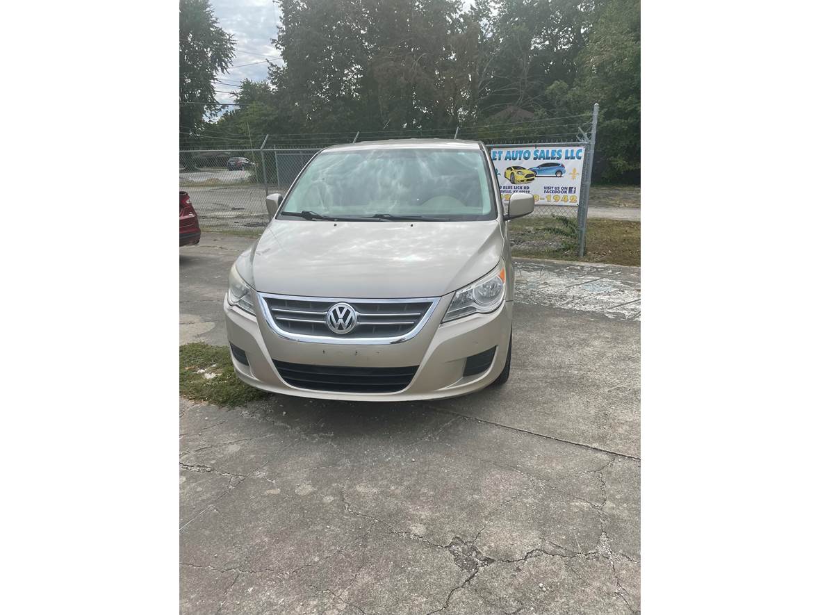 2009 Volkswagen Routan for sale by owner in Louisville