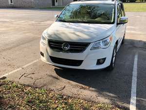 White 2009 Volkswagen Routan