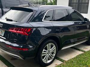 Blue 2019 Audi Q5